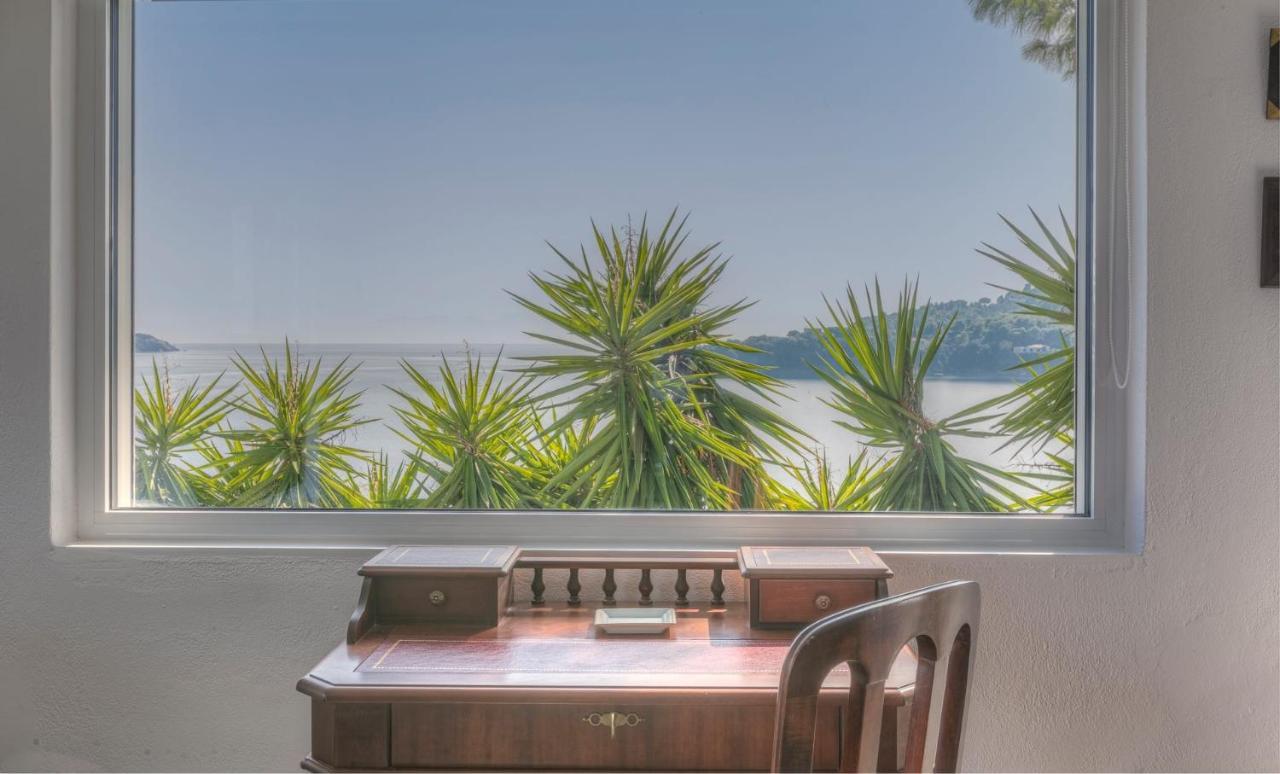 Super Luxury Skiathos Villa Seven Stunning Bedroom Suites Villa Daphne Achliades Ahladiész Kültér fotó